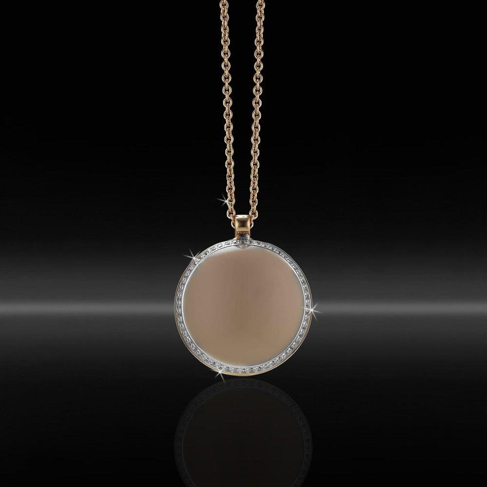 Philip Jones Collar con inicial chapado en oro con letra T creada con Philip Jones Collar con inicial chapado en oro con letra T creada con